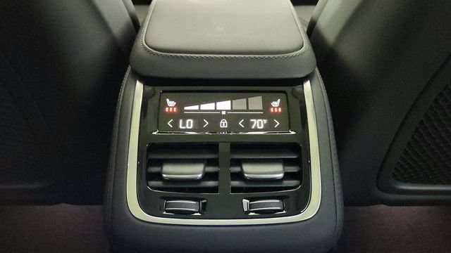New 2026 Volvo XC90 B6 Plus w/ Protection Package Premier AWD/4WD image 32