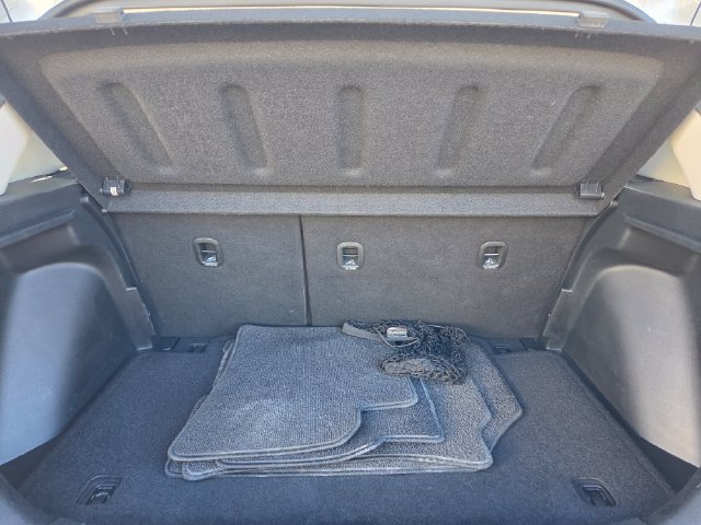 Used 2023 Hyundai Venue SEL FWD image 12