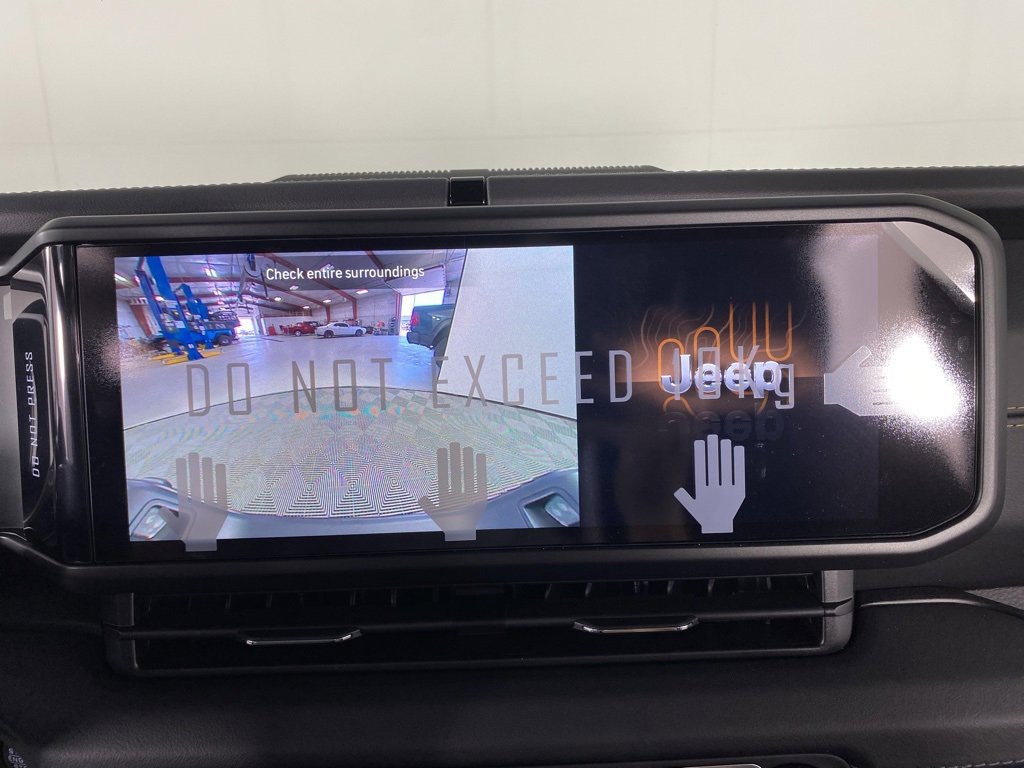 New 2025 Jeep Gladiator Sport image 6