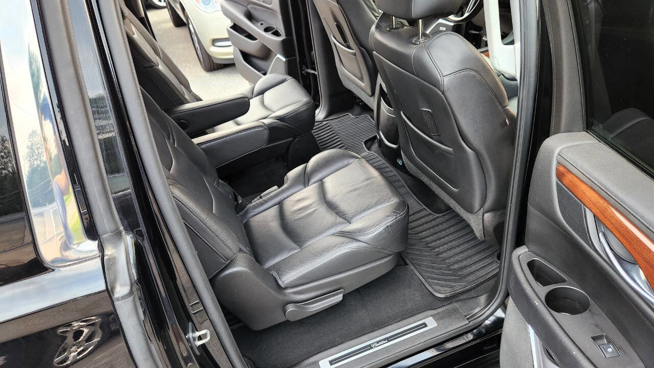 Used 2015 Cadillac Escalade ESV Luxury image 44