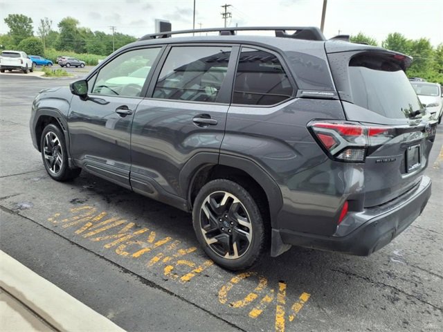 Used 2025 Subaru Forester Limited image 5