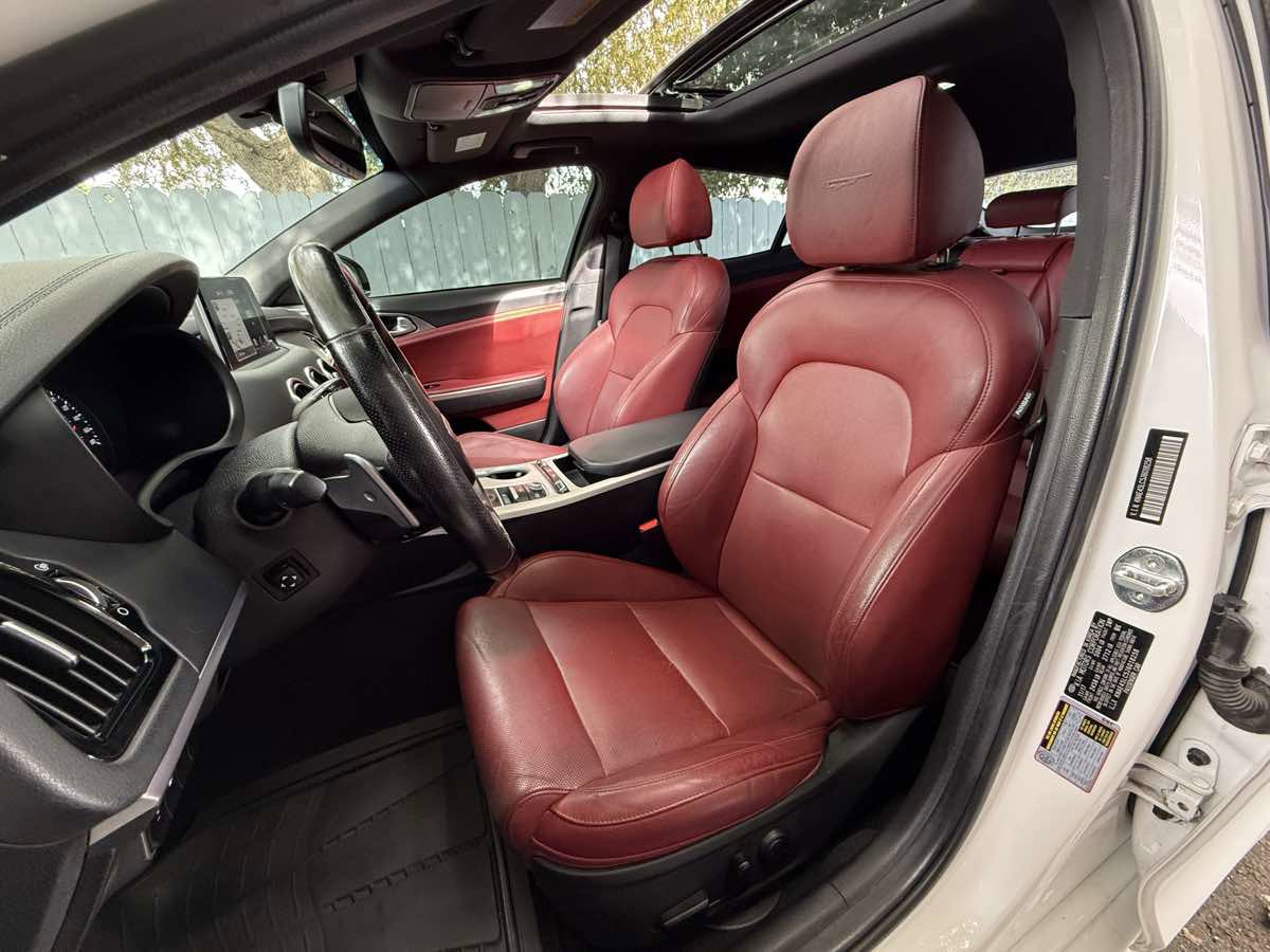 Used 2018 Kia Stinger GT1 image 4