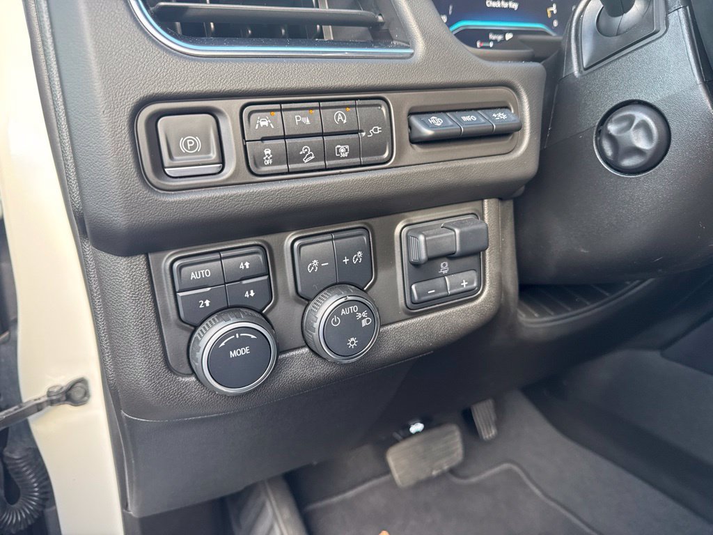 Used 2022 Chevrolet Tahoe High Country w/ Premium Package AWD/4WD image 12