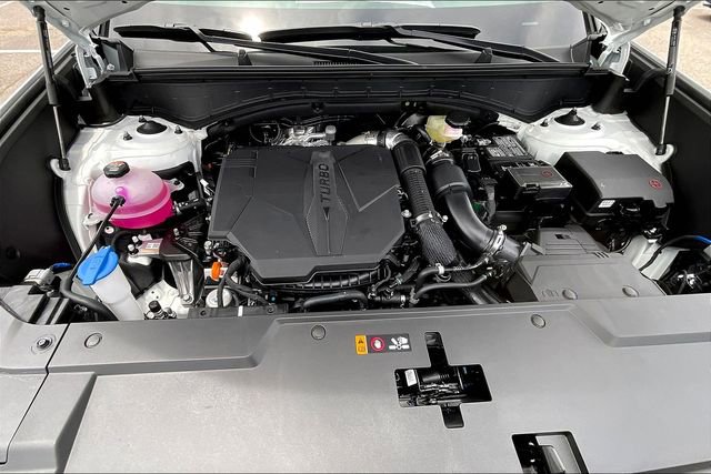 Used 2024 Hyundai Santa Fe Limited image 11