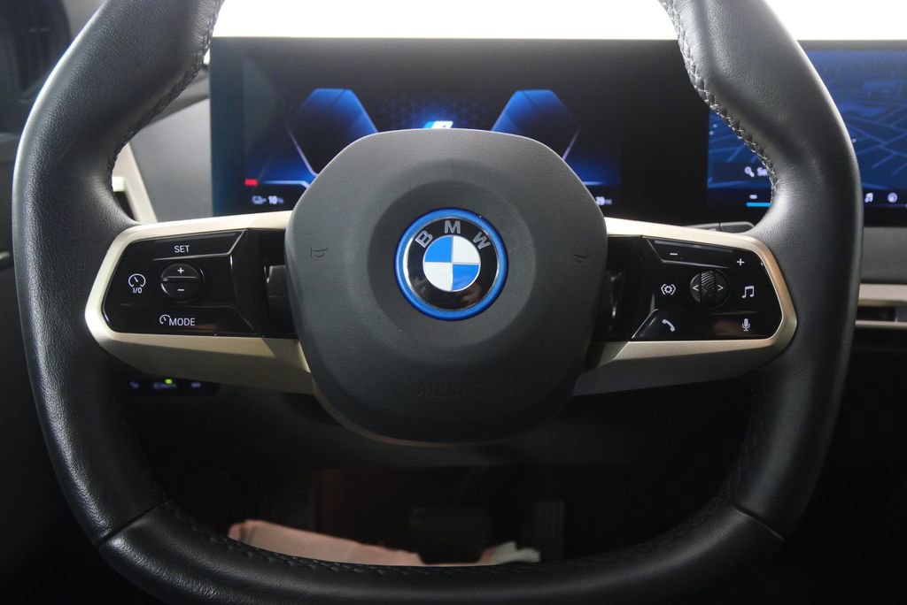 Used 2024 BMW iX xDrive50 w/ Sport Package AWD/4WD image 15