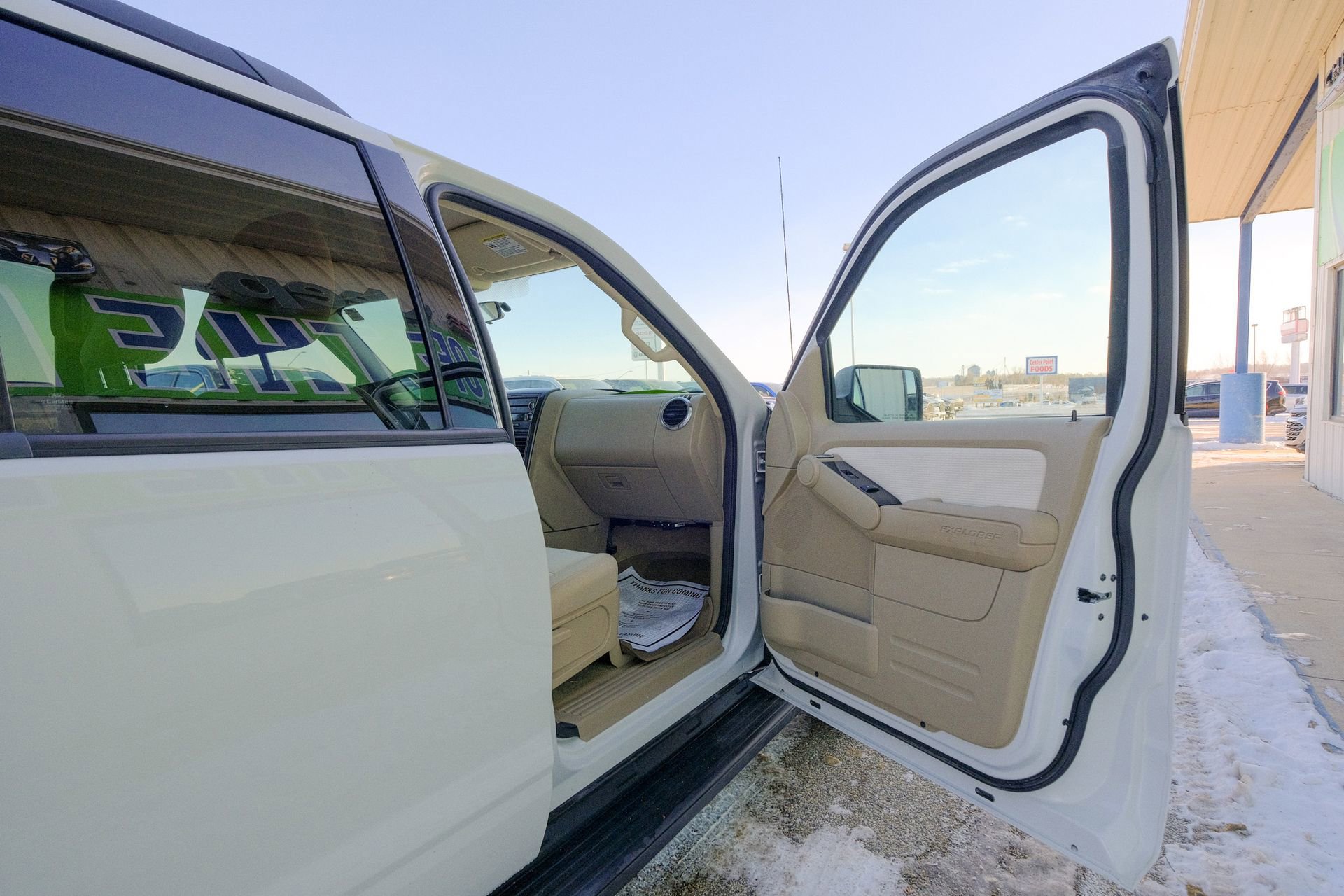 Used 2010 Ford Explorer XLT image 13