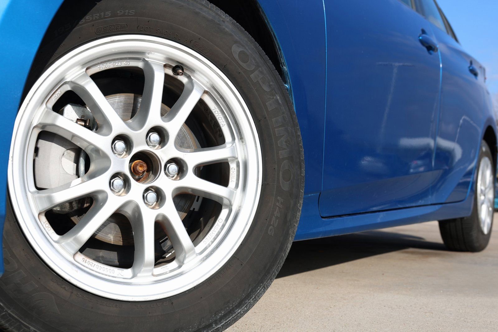 Used 2022 Toyota Prius L Eco image 11