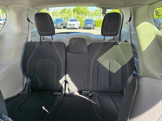 Used 2023 Chrysler Voyager LX FWD image 21