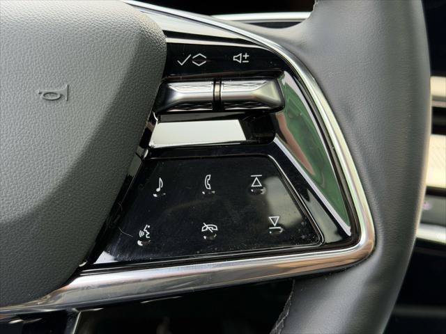 Used 2025 Cadillac Optiq Luxury 1 w/ LPO, Floor Liner Package AWD/4WD image 26