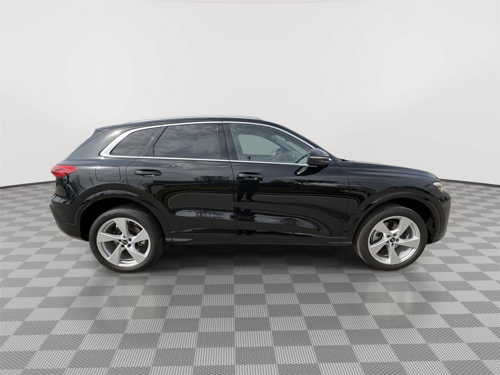 Used 2025 Audi Q5 Premium Plus w/ Premium Plus AWD/4WD image 6