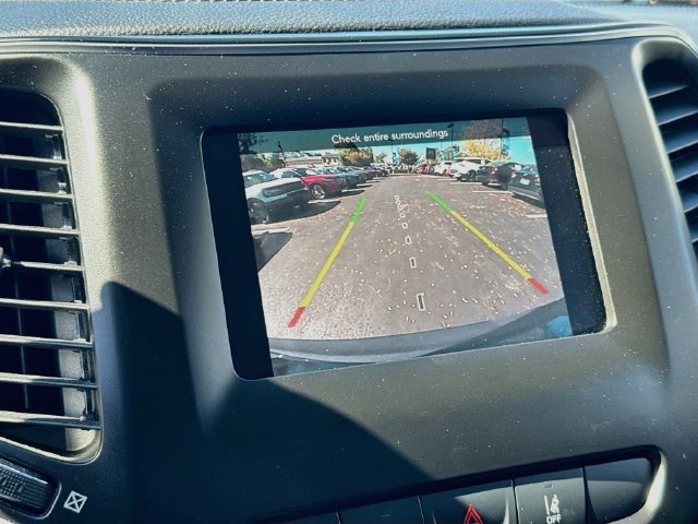 Used 2021 Jeep Cherokee Latitude Lux AWD/4WD image 19