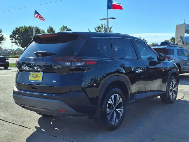 Used 2022 Nissan Rogue SV FWD image 2