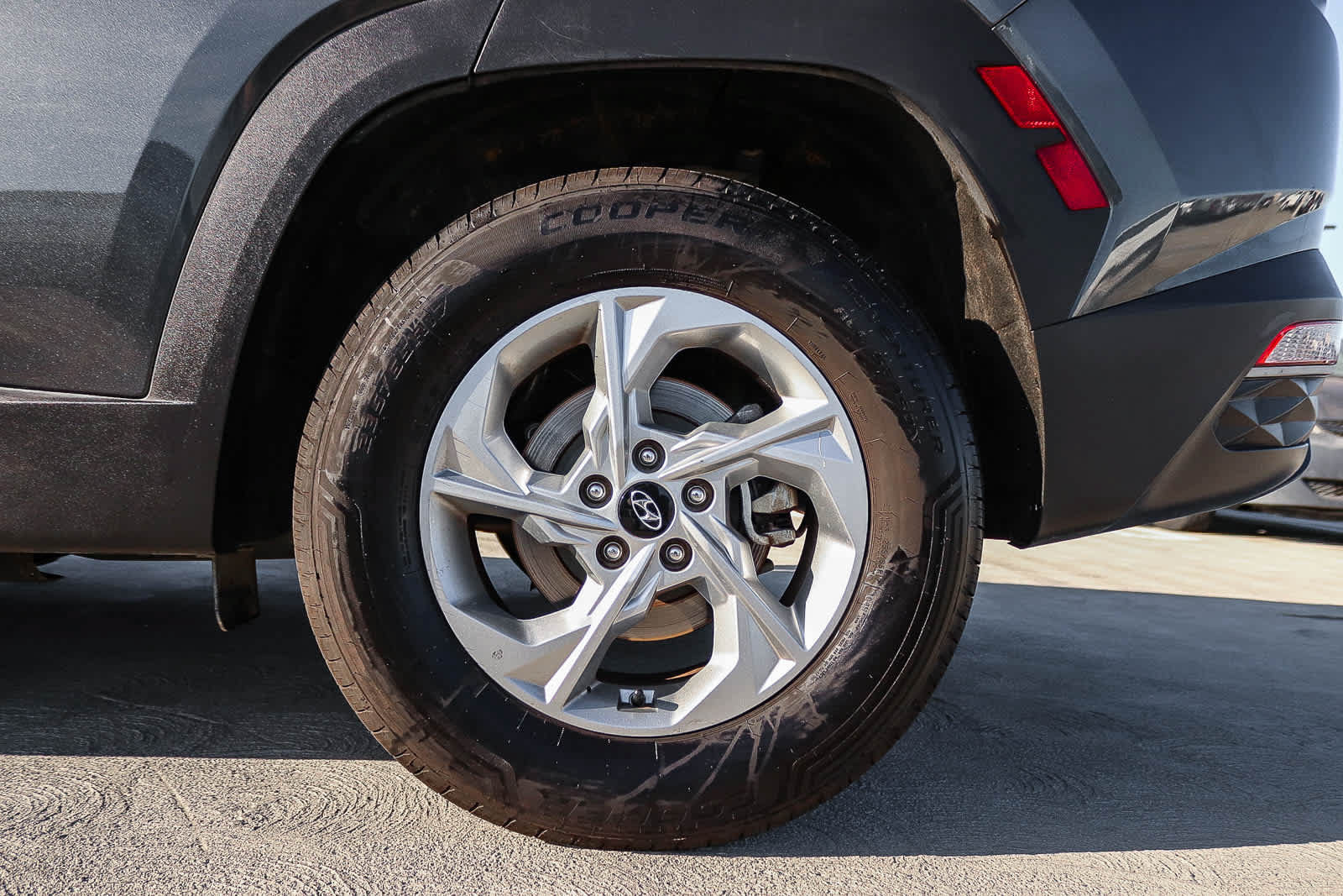 Used 2023 Hyundai Tucson SE AWD/4WD image 10