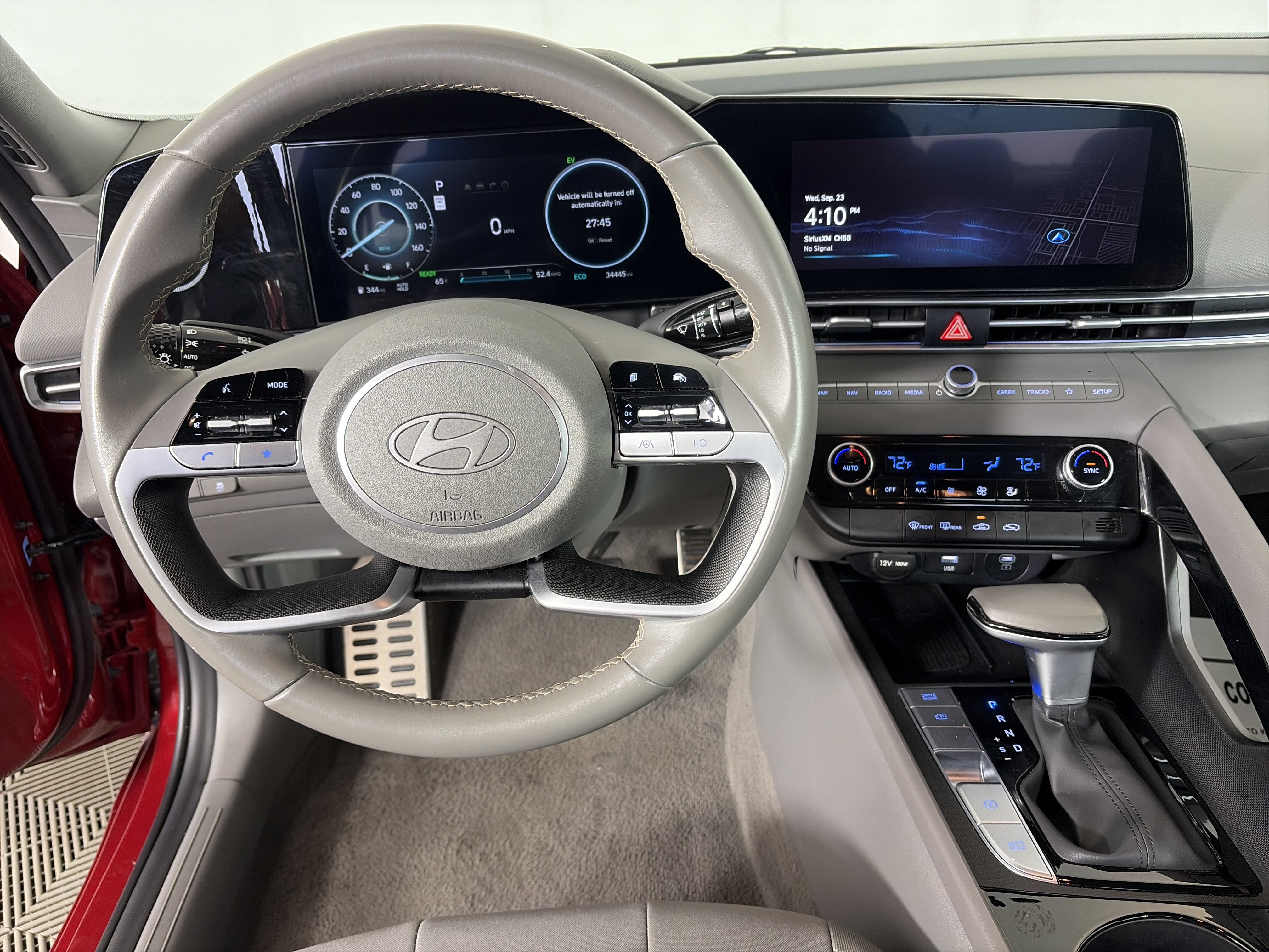 Used 2025 Hyundai Elantra SEL FWD image 3