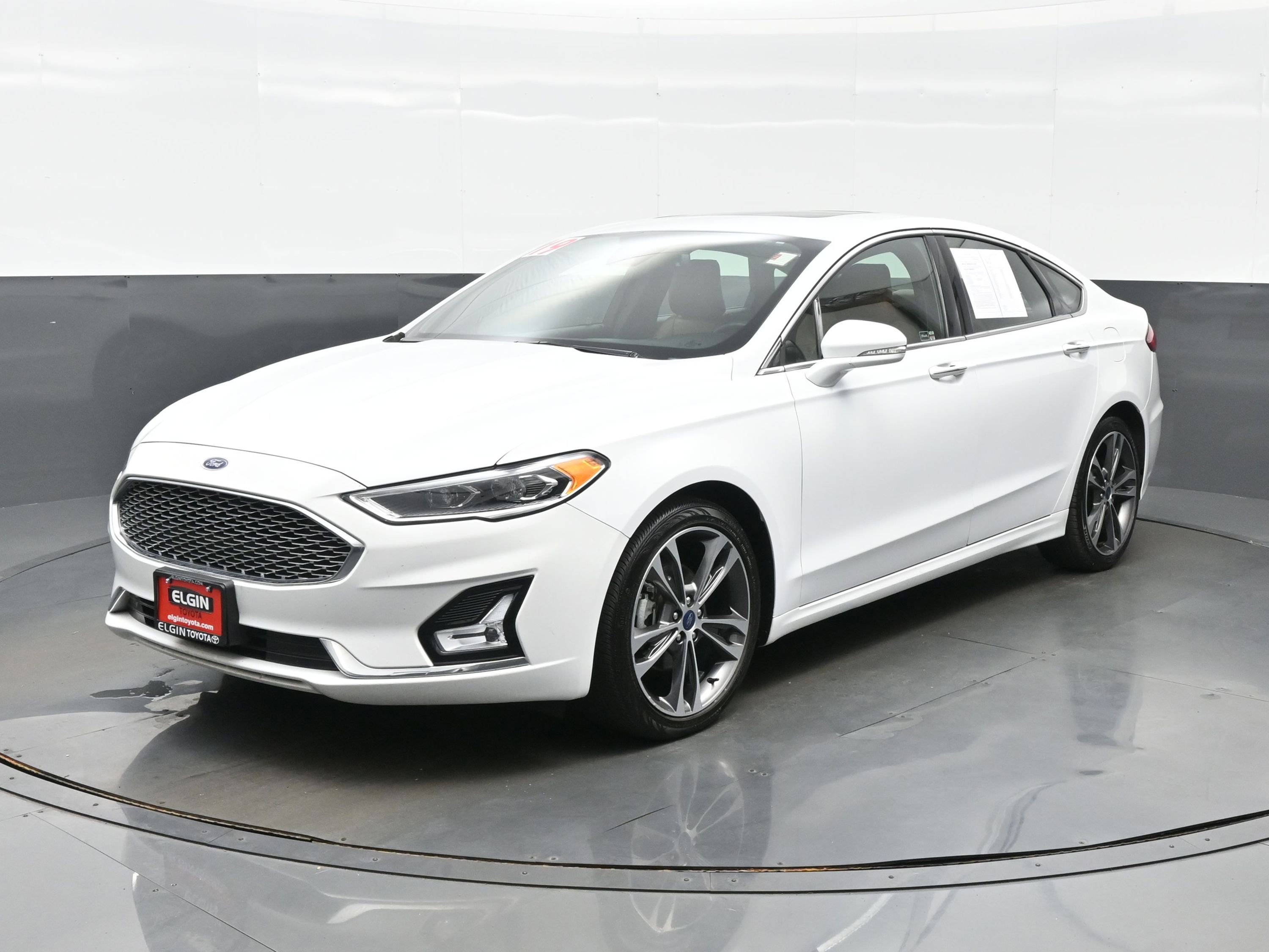 Used 2019 Ford Fusion Titanium AWD/4WD image 2