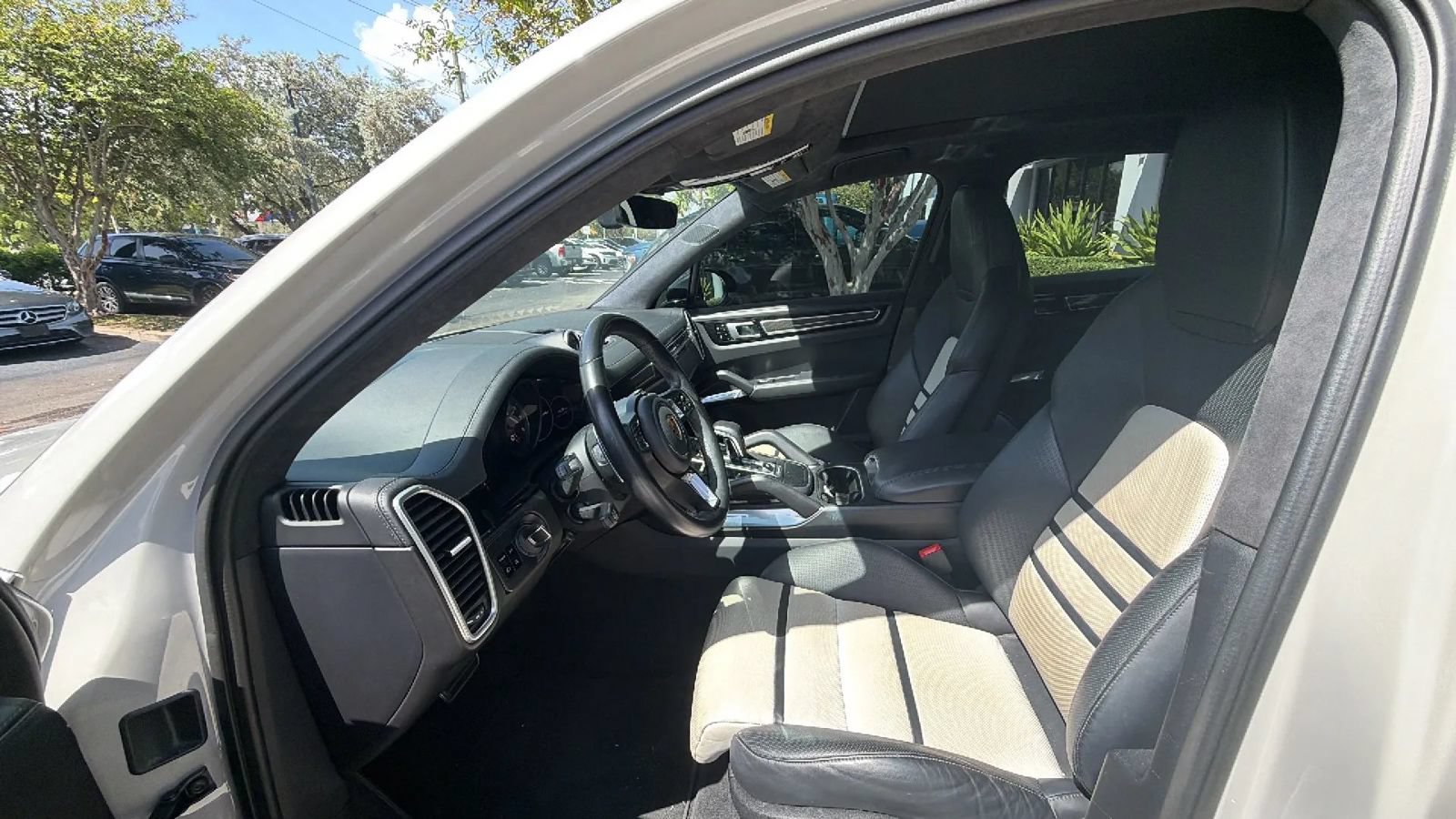 Used 2021 Porsche Cayenne Turbo AWD/4WD image 5