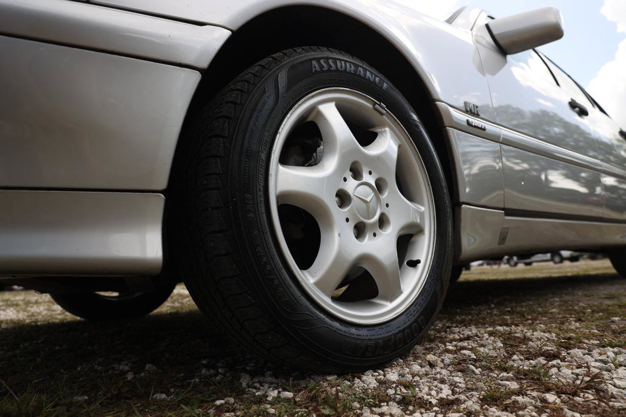 Used 2000 Mercedes-Benz C 280 Sedan image 33