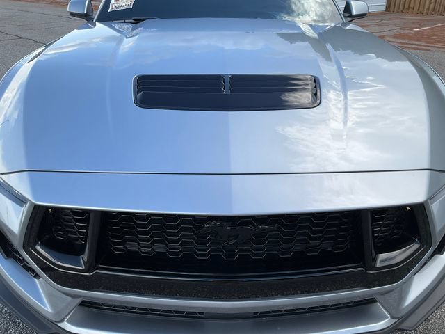 Used 2025 Ford Mustang GT Premium RWD image 4