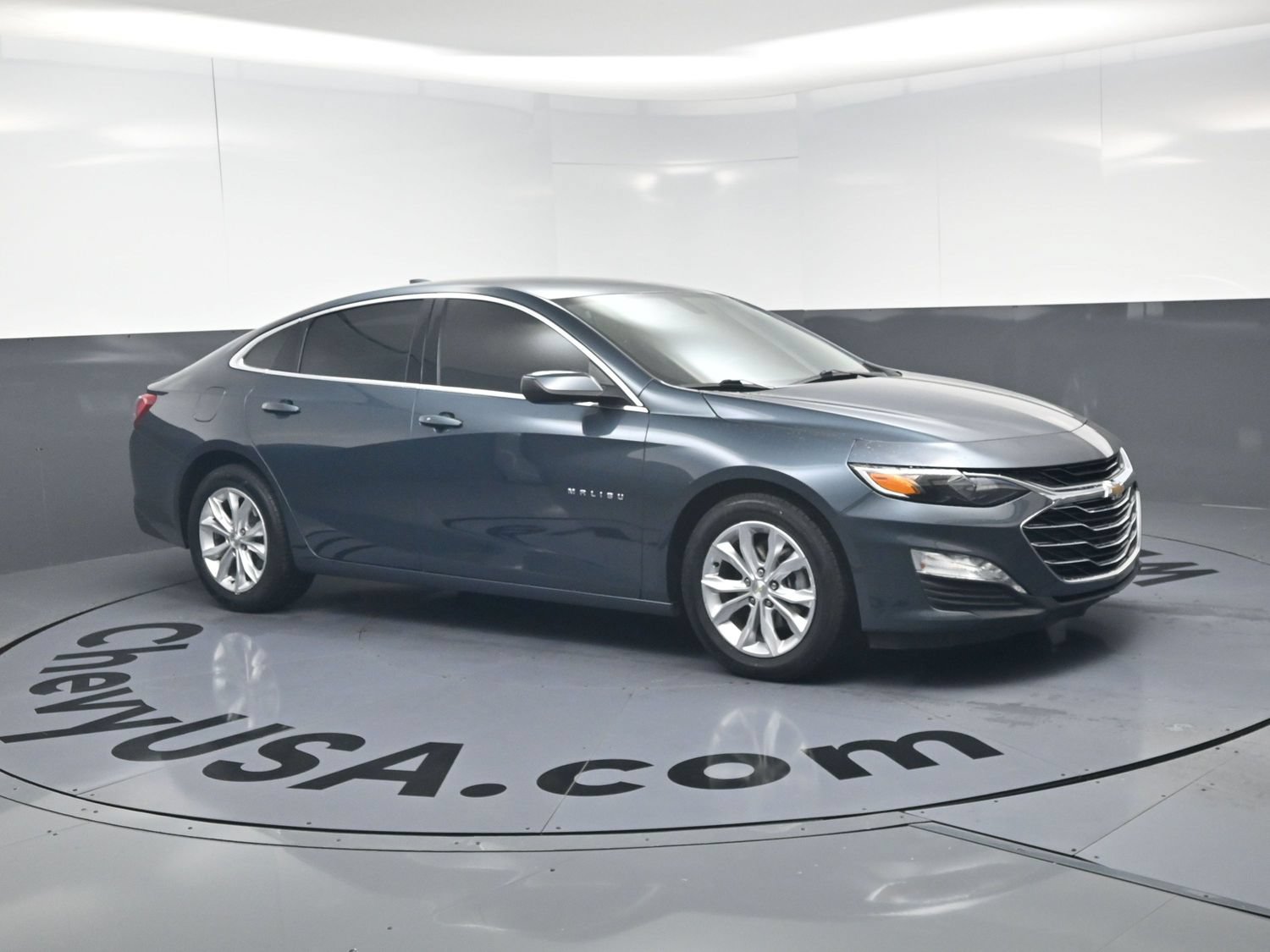 Used 2019 Chevrolet Malibu LT FWD video 2