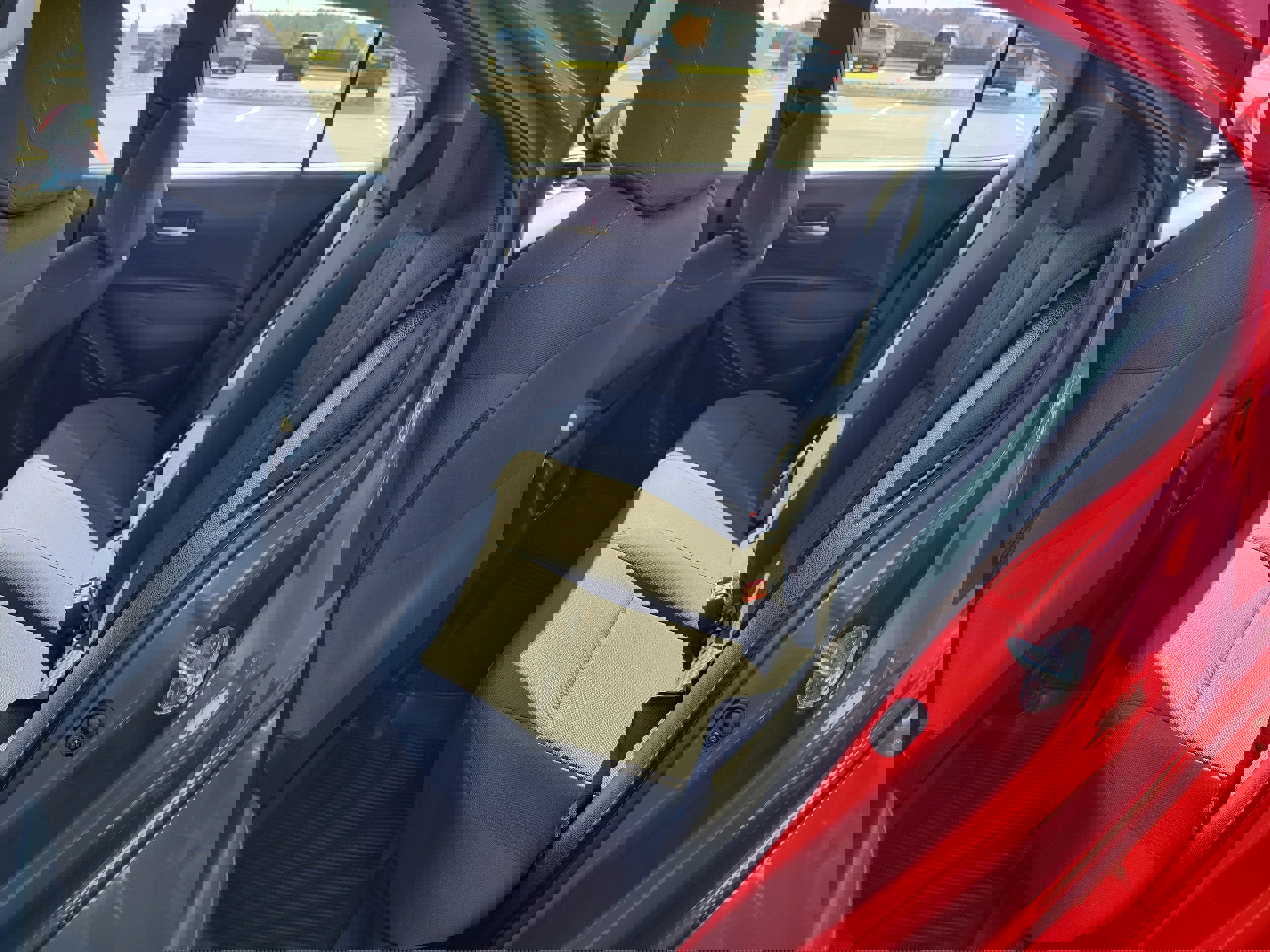 Used 2020 Toyota Corolla LE image 32