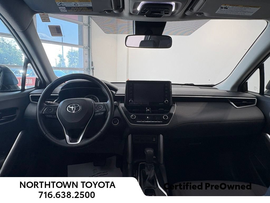 Used 2022 Toyota Corolla Cross LE w/ Moonroof Package AWD/4WD image 18