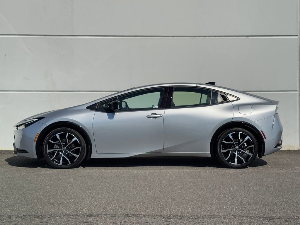 Used 2024 Toyota Prius Prime Premium w/ Advanced Technology Package FWD image 4