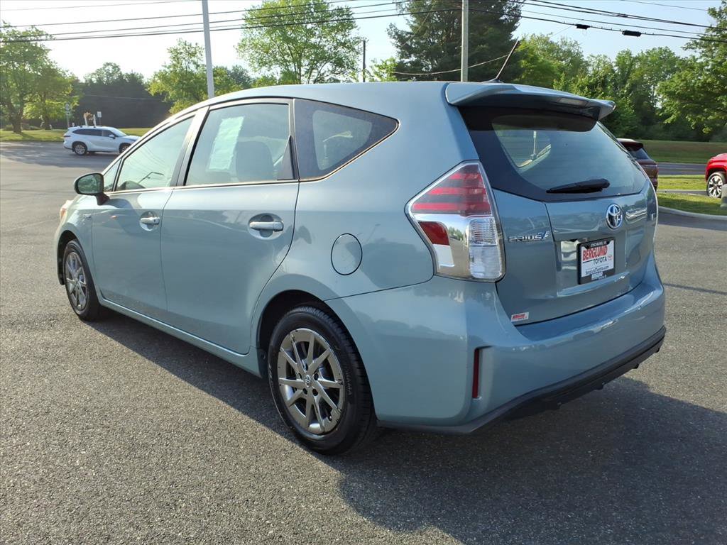 Used 2017 Toyota Prius V Three FWD image 12