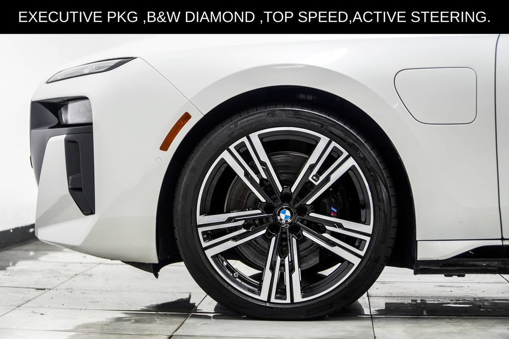 Used 2025 BMW 750e xDrive w/ Executive Package AWD/4WD image 16