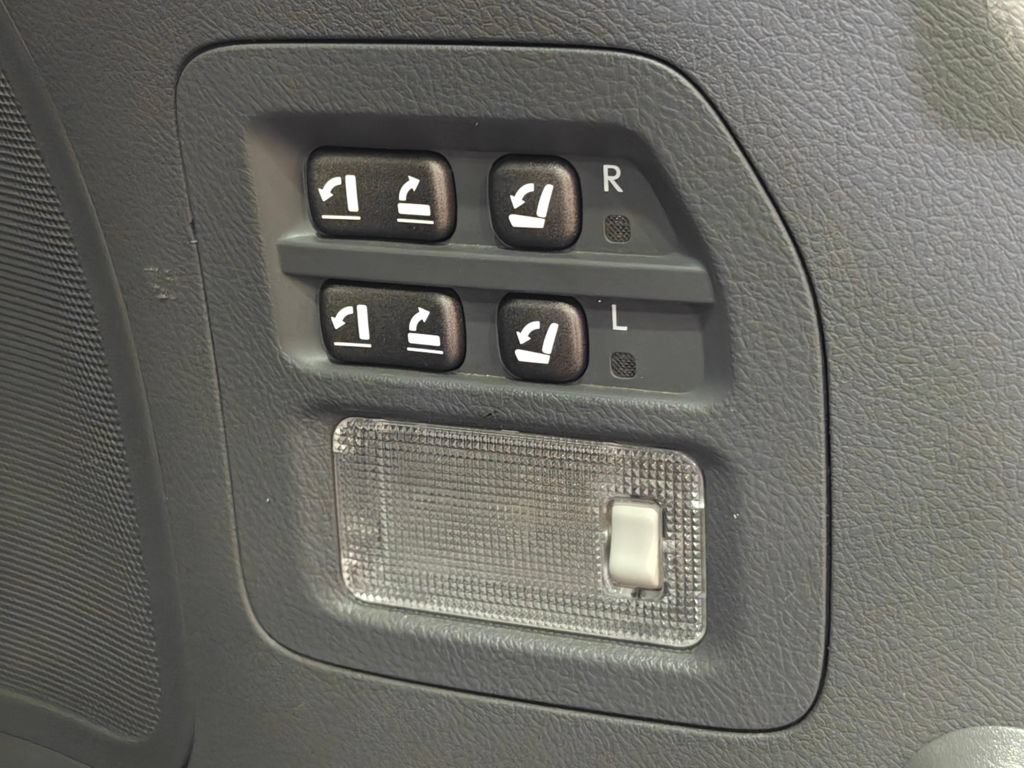 Used 2008 Lexus LX 570 4WD image 35