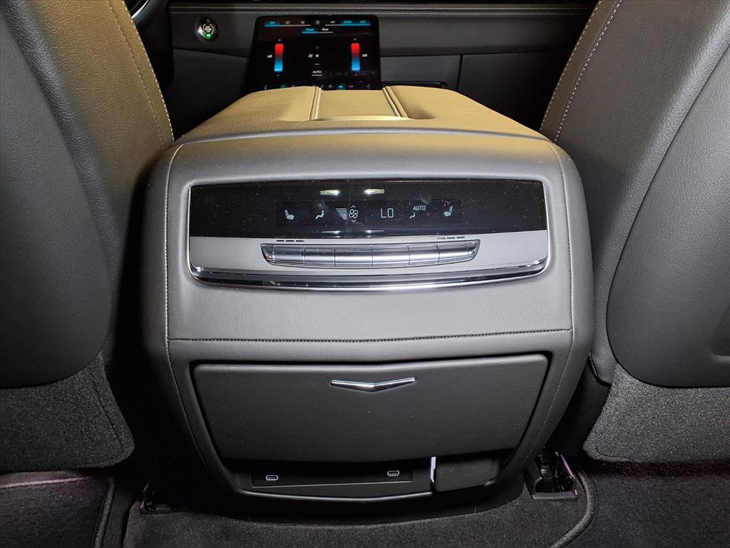Used 2026 Cadillac Escalade 4WD image 12