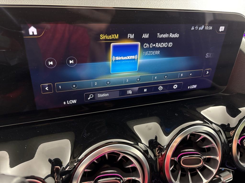 Used 2023 Mercedes-Benz GLA 250 4MATIC image 32