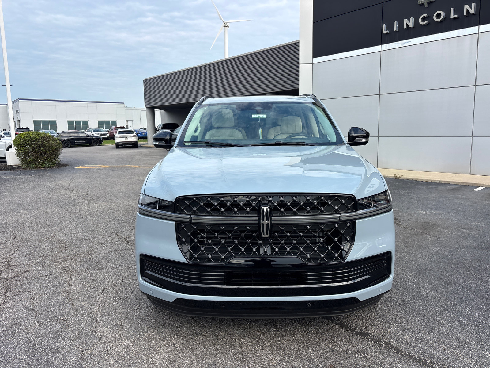 New 2027 Lincoln Navigator L Reserve w/ Jet Appearance Package AWD/4WD image 2