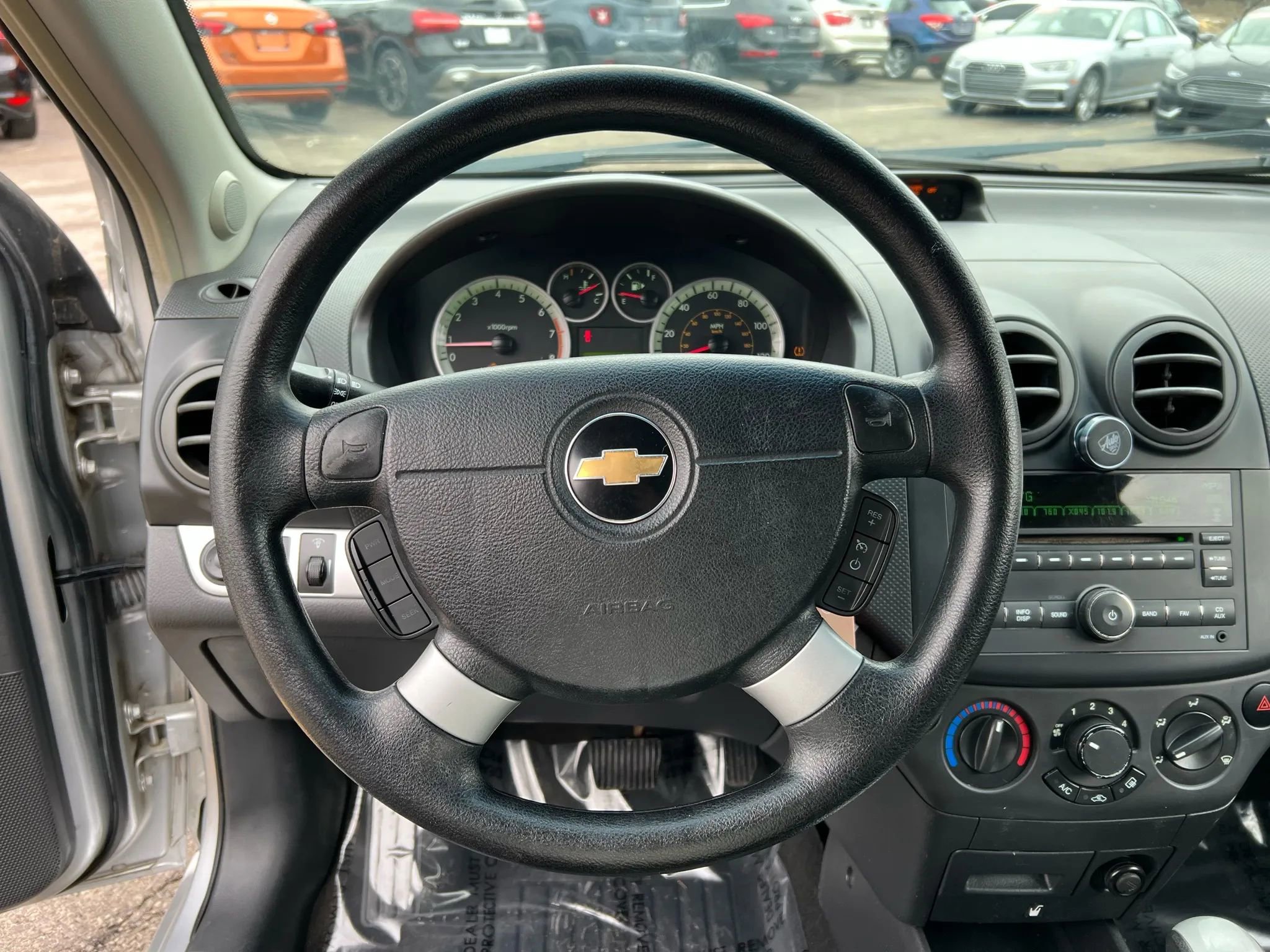 Used 2011 Chevrolet Aveo5 LT w/ Power and Convenience Package image 11