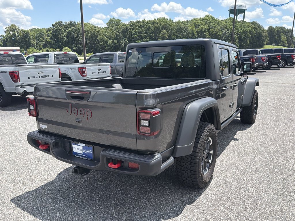 Used 2024 Jeep Gladiator Rubicon w/ Technology Group AWD/4WD image 7