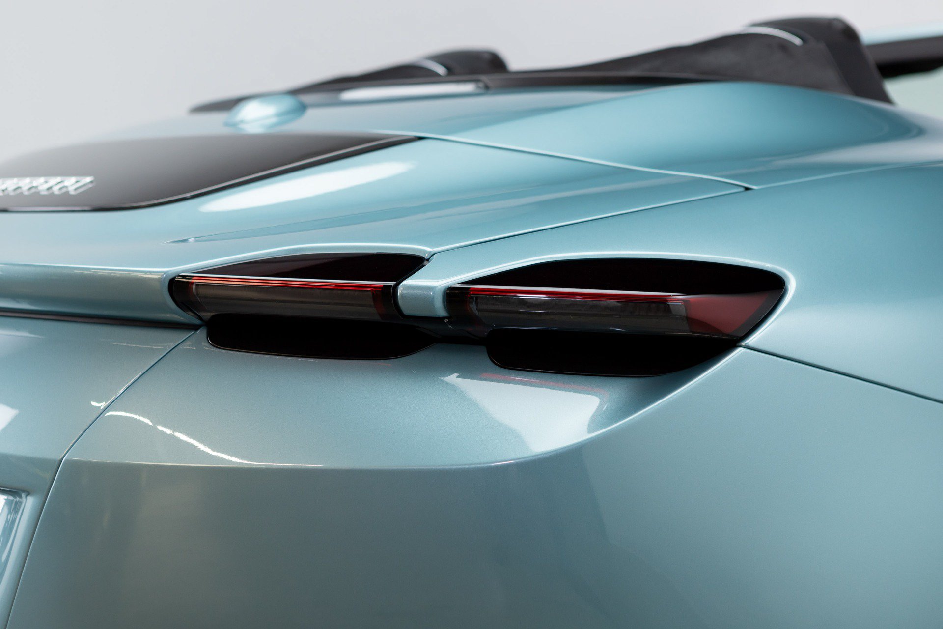 Certified 2024 Ferrari Roma Spider RWD image 91