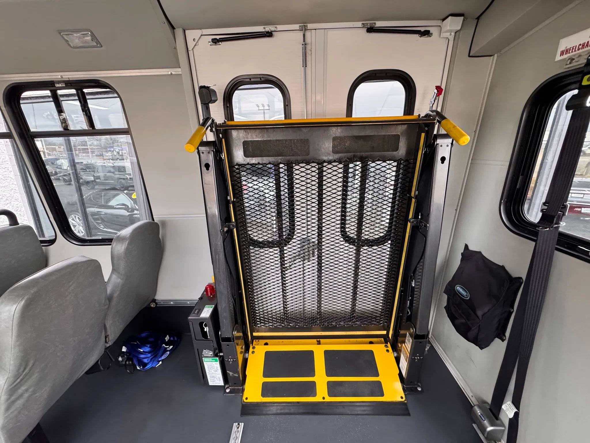 Used 2015 Ford E-450 and Econoline 450 Super Duty w/ Shuttle Bus Prep Package image 28