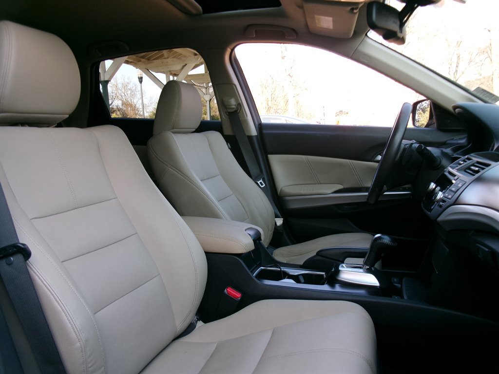 Used 2013 Honda Crosstour EX-L image 14