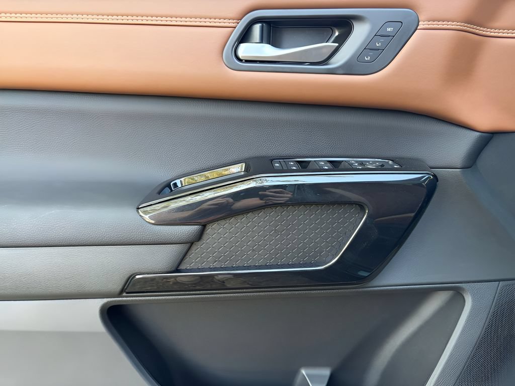 New 2026 Nissan Pathfinder Platinum AWD/4WD image 16
