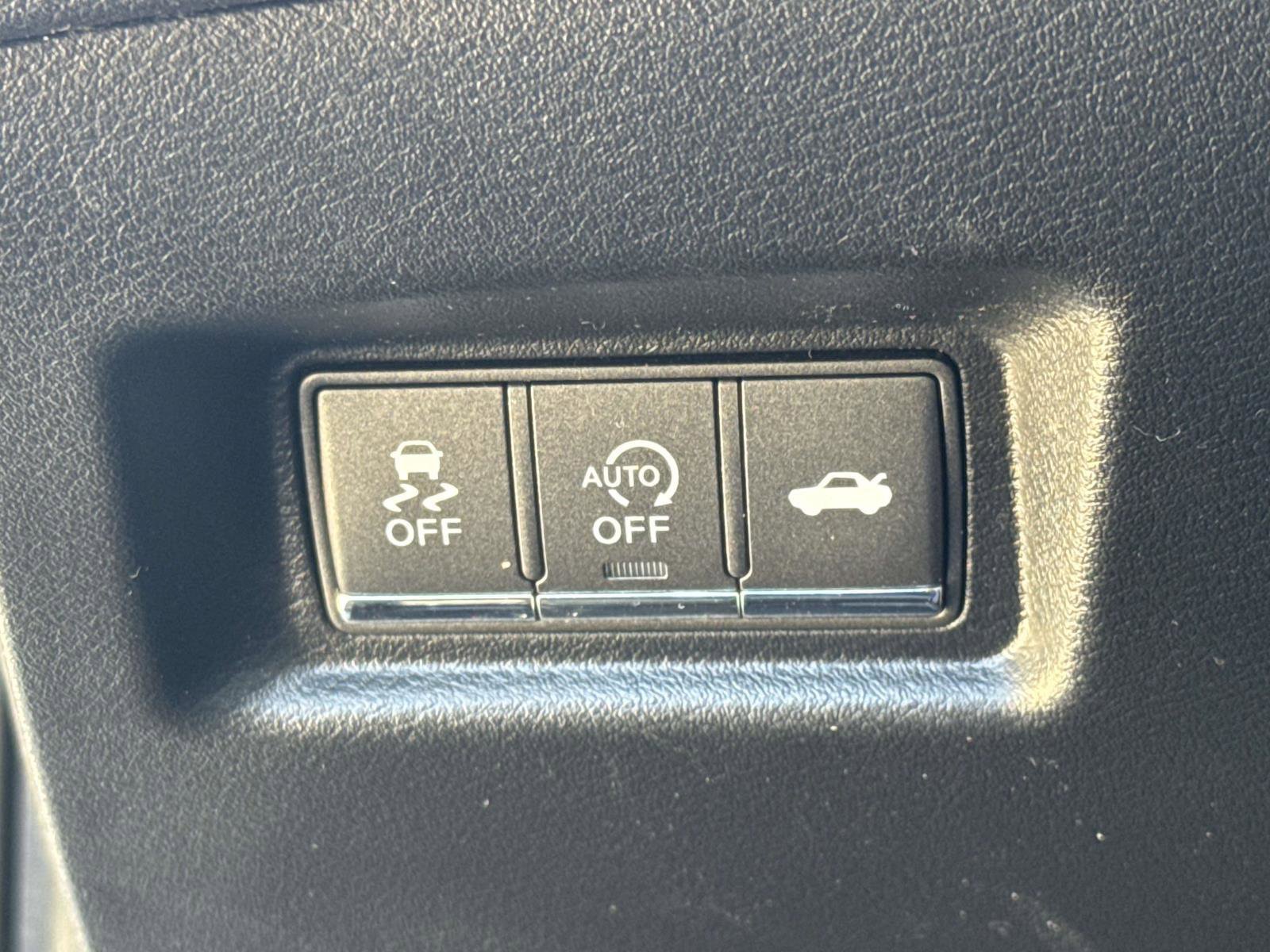 Used 2016 INFINITI Q50 Premium w/ 2.0T Premium Plus Package AWD/4WD image 17