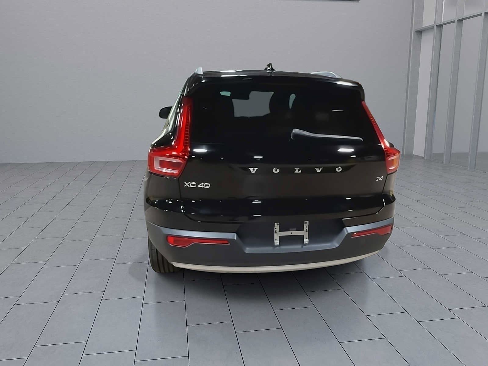 Used 2019 Volvo XC40 T4 Momentum FWD image 7