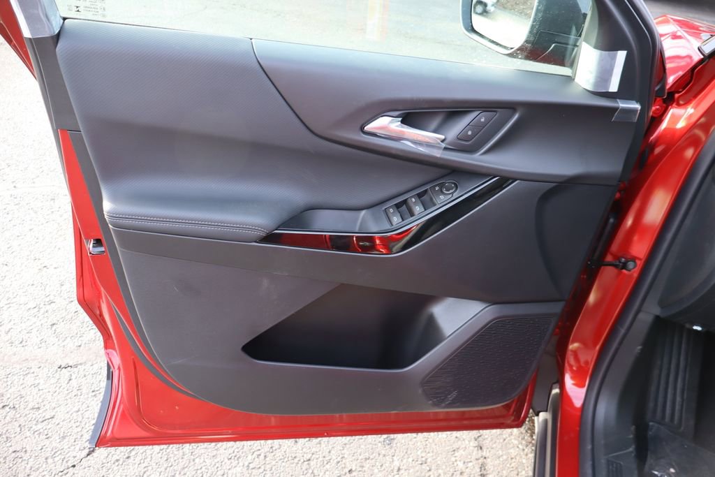 New 2026 Chevrolet Equinox LT image 4