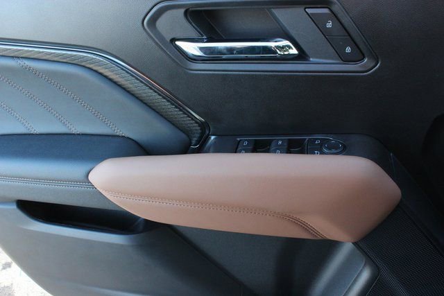 New 2025 GMC Canyon AT4 image 16