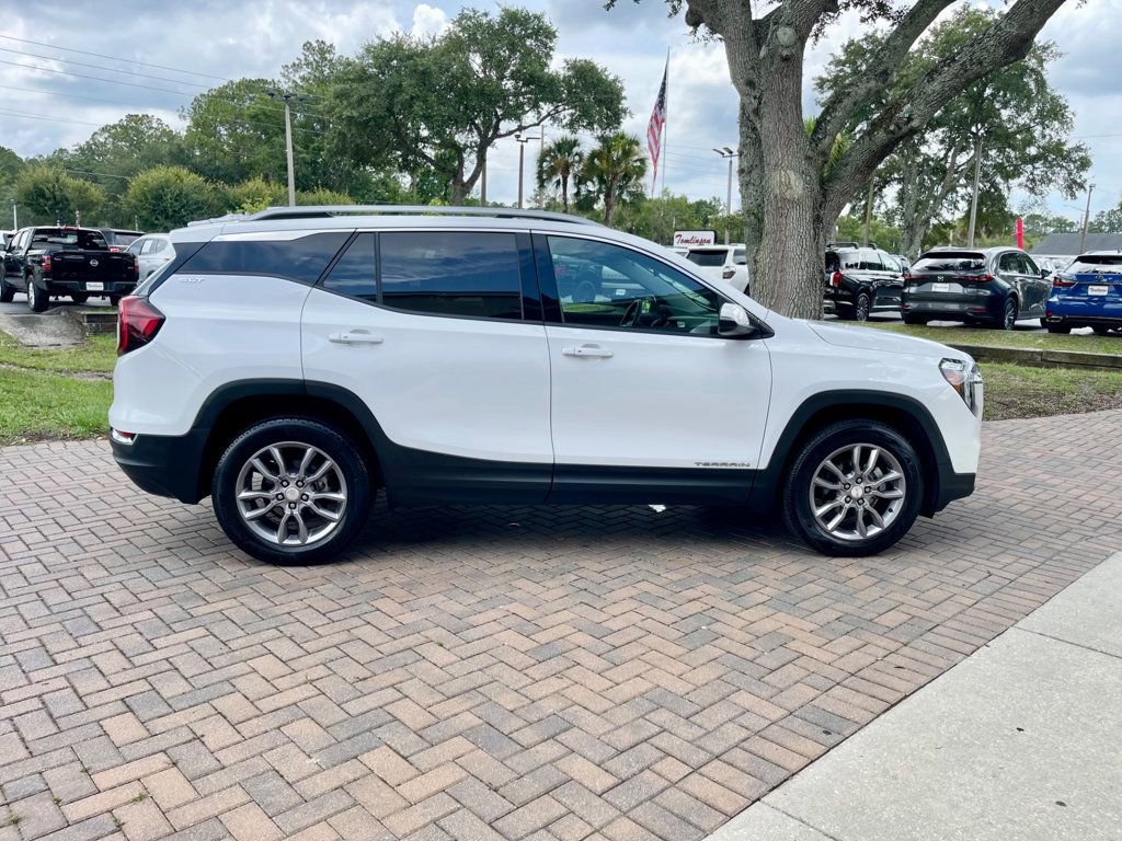 Used 2023 GMC Terrain SLT image 7