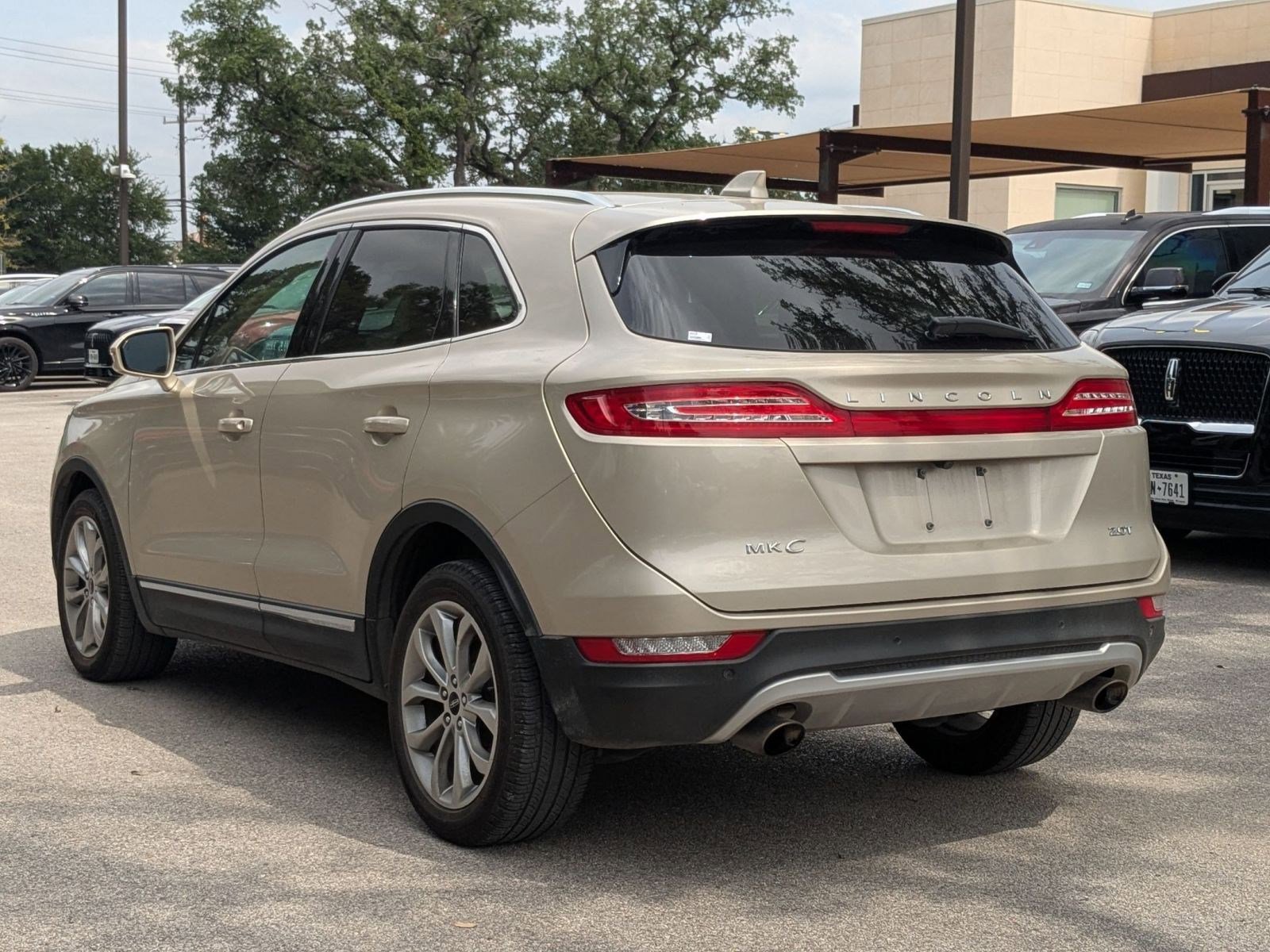 Used 2017 Lincoln MKC Select w/ Select Plus Package FWD image 5