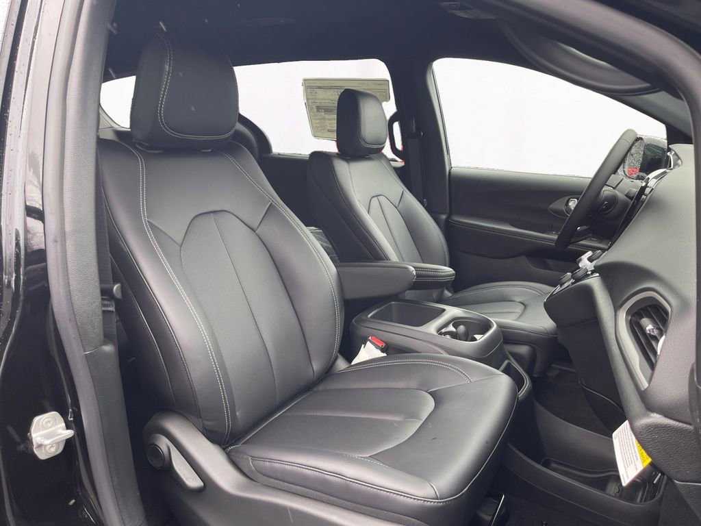 New 2026 Chrysler Voyager LX image 15