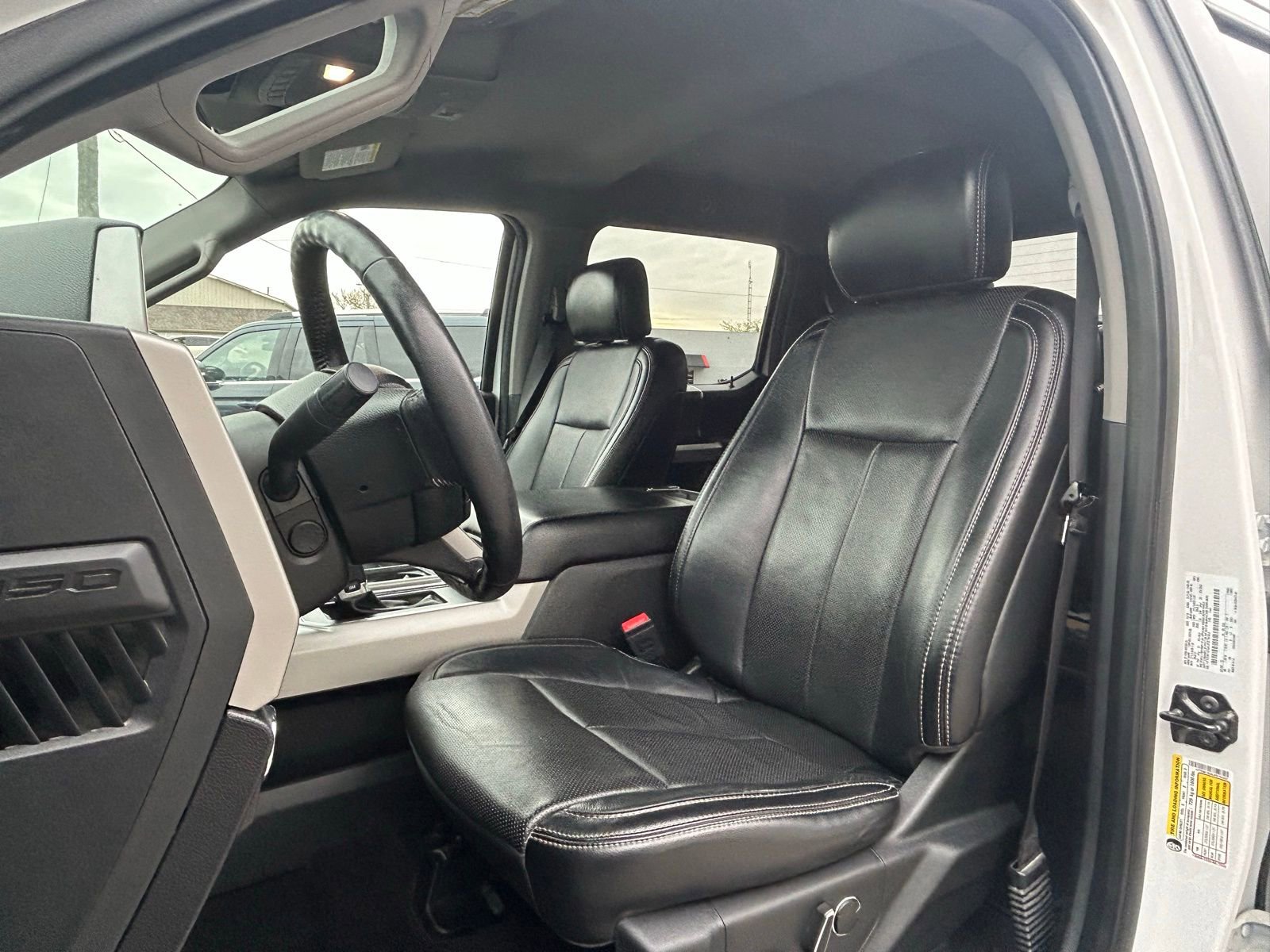 Used 2018 Ford F150 Lariat w/ Equipment Group 502A Luxury AWD/4WD image 11