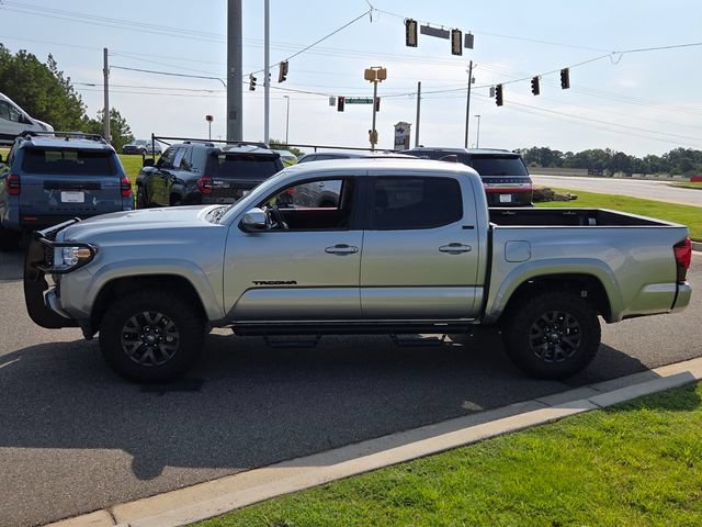 Used 2023 Toyota Tacoma SR5 w/ Technology Package AWD/4WD image 4