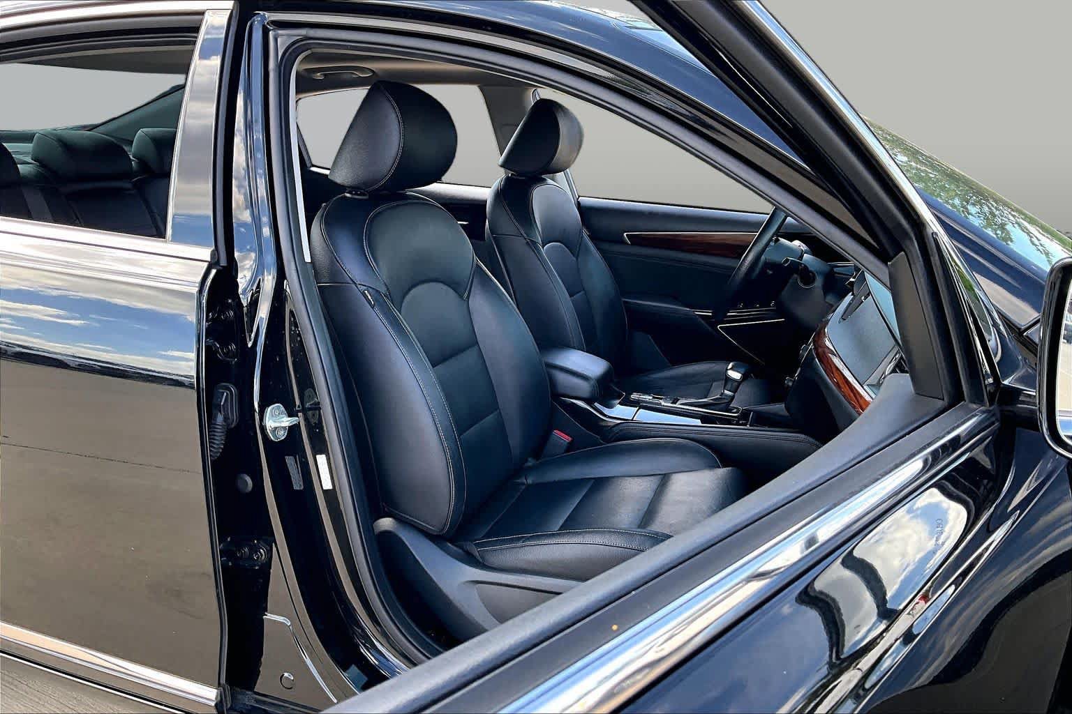 Used 2019 Kia Cadenza Technology FWD image 9