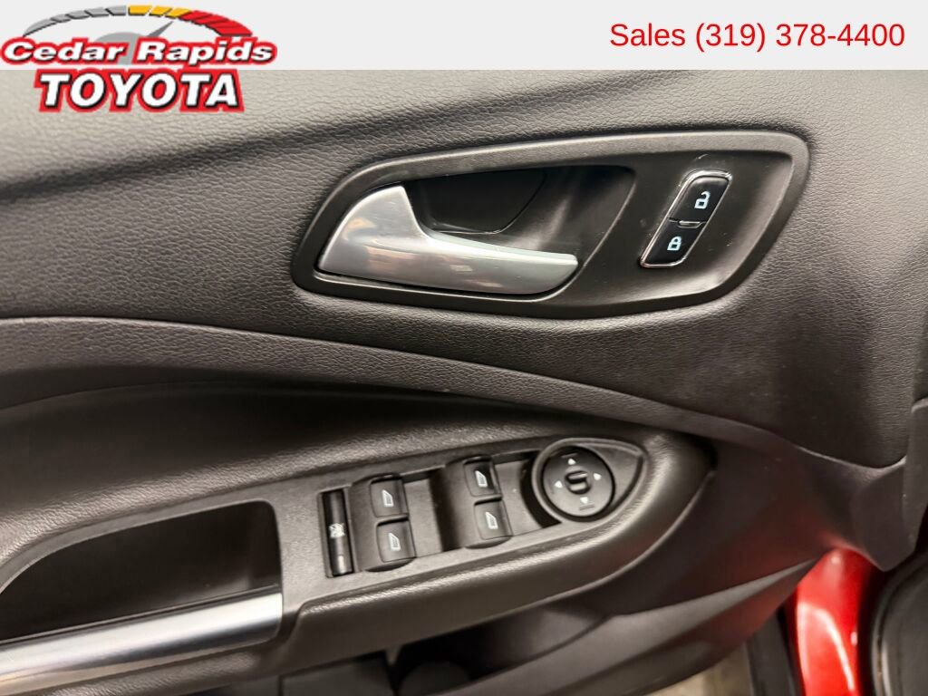 Used 2015 Ford Escape SE image 8
