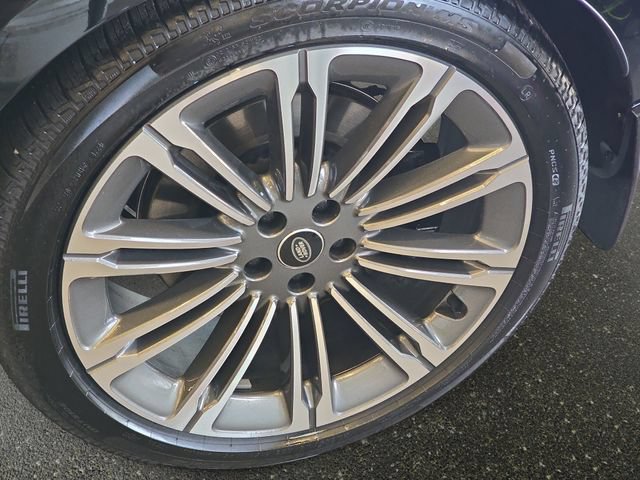 Certified 2025 Land Rover Range Rover Long Wheelbase Autobiography AWD/4WD image 35